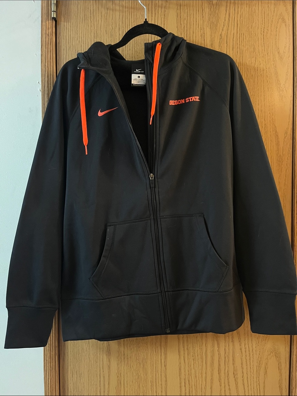 L Women’s Nike Oregon State University Black zip Hoodie (OSU)